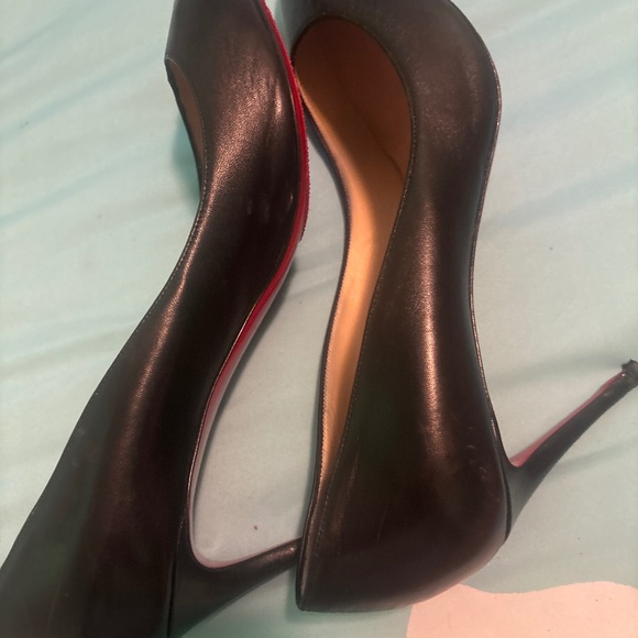 Black leather almond toe, Christian Louboutin shoes - Picture 4 of 7